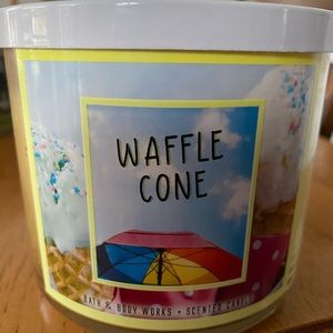 Bath and Body Works 3 wick candle